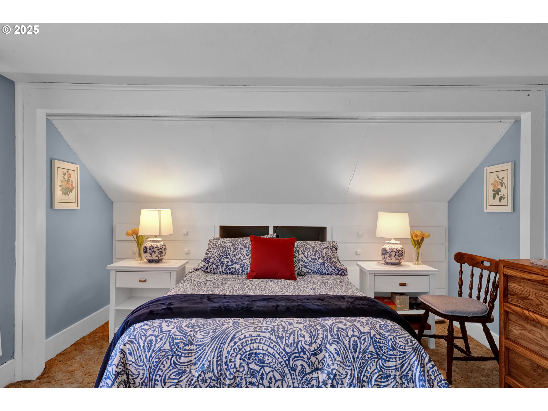 834 Southwest 9th Avenue Albany, OR 97321 - Photo 35 of 48 a bedroom with a large bed and lamp