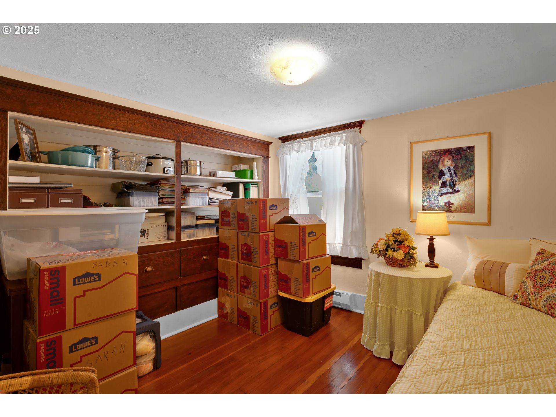 834 Southwest 9th Avenue Albany, OR 97321 - Photo 40 of 48 a living room with furniture and paintings on the wall