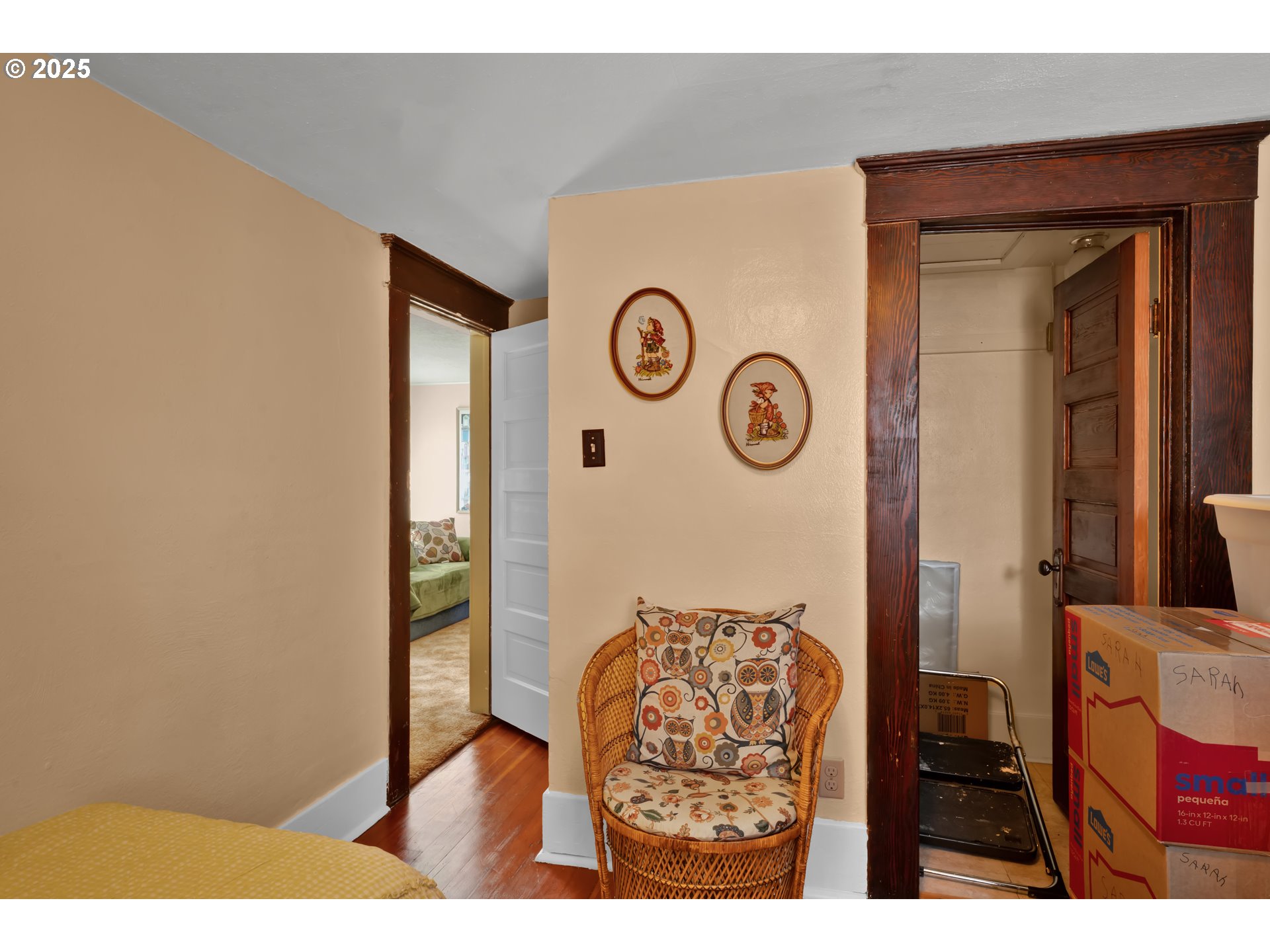 834 Southwest 9th Avenue Albany, OR 97321 - Photo 41 of 48 a view of entryway with wooden floor