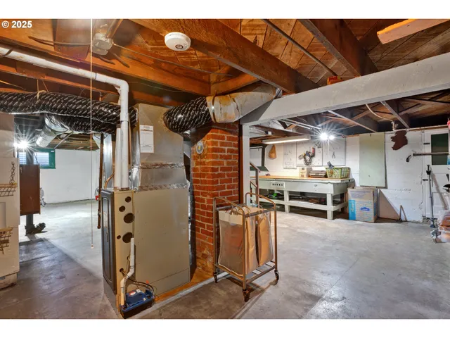 a view of a storage & utility room