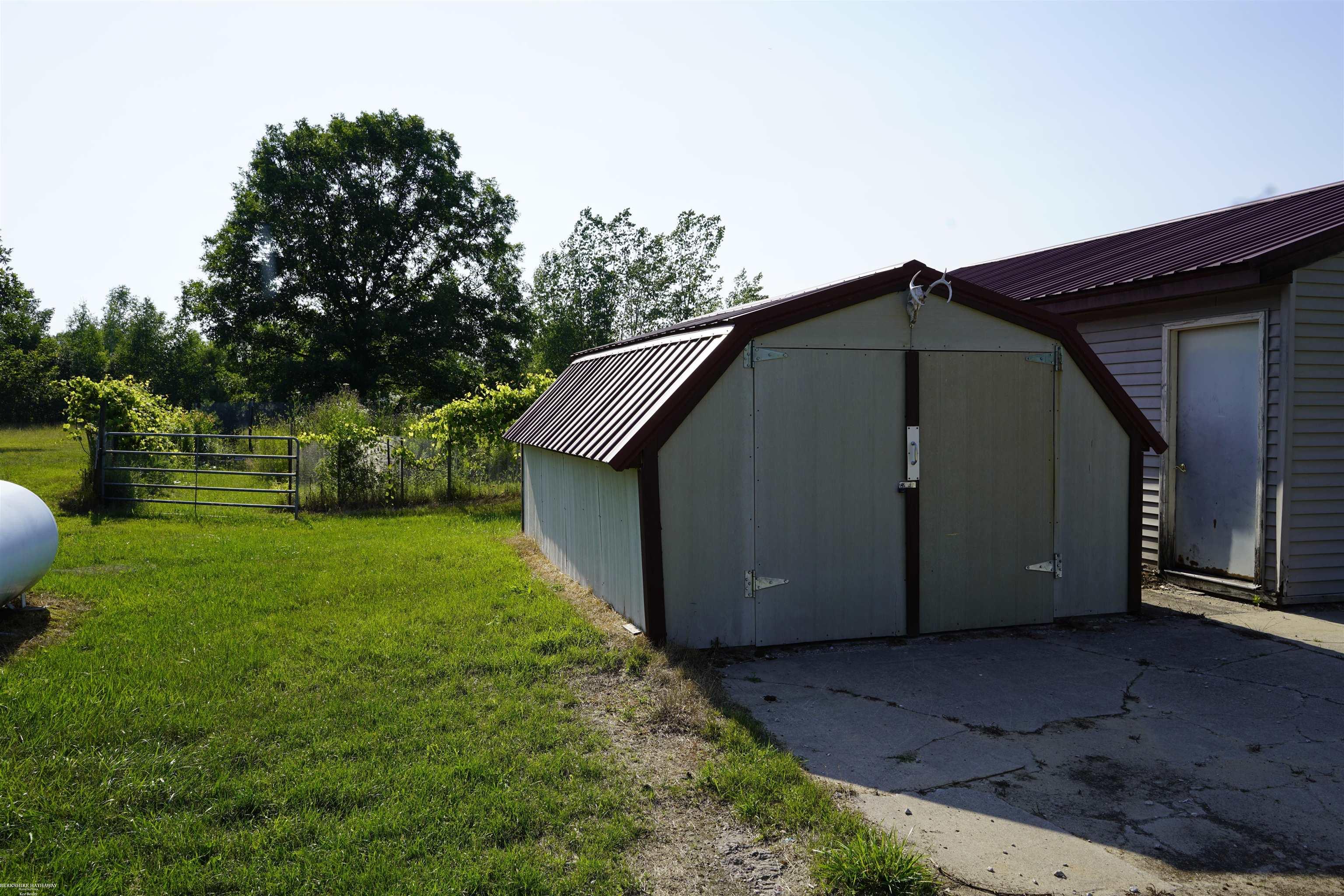 4151 West McNally Road Coleman, MI 48618 - Photo 26 of 51 Gallery Image 26