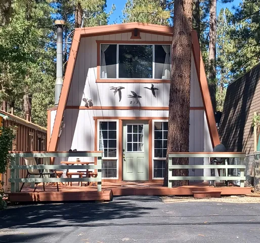 $1,545 | 817 West Rainbow Boulevard, Big Bear City, CA 92314
