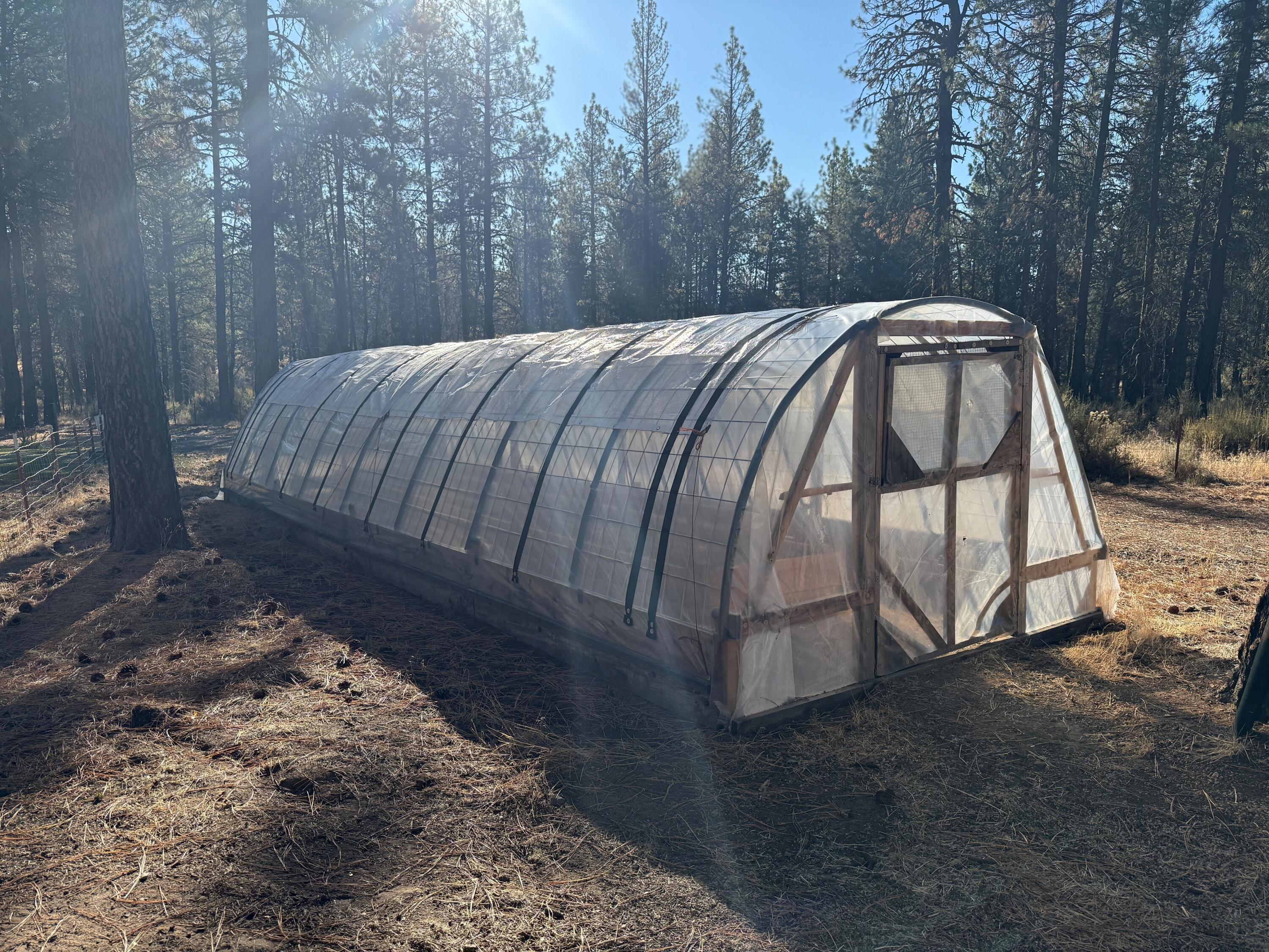 7623 Prairie Dog Drive Bonanza, OR 97623 - Photo 4 of 51 Greenhouse