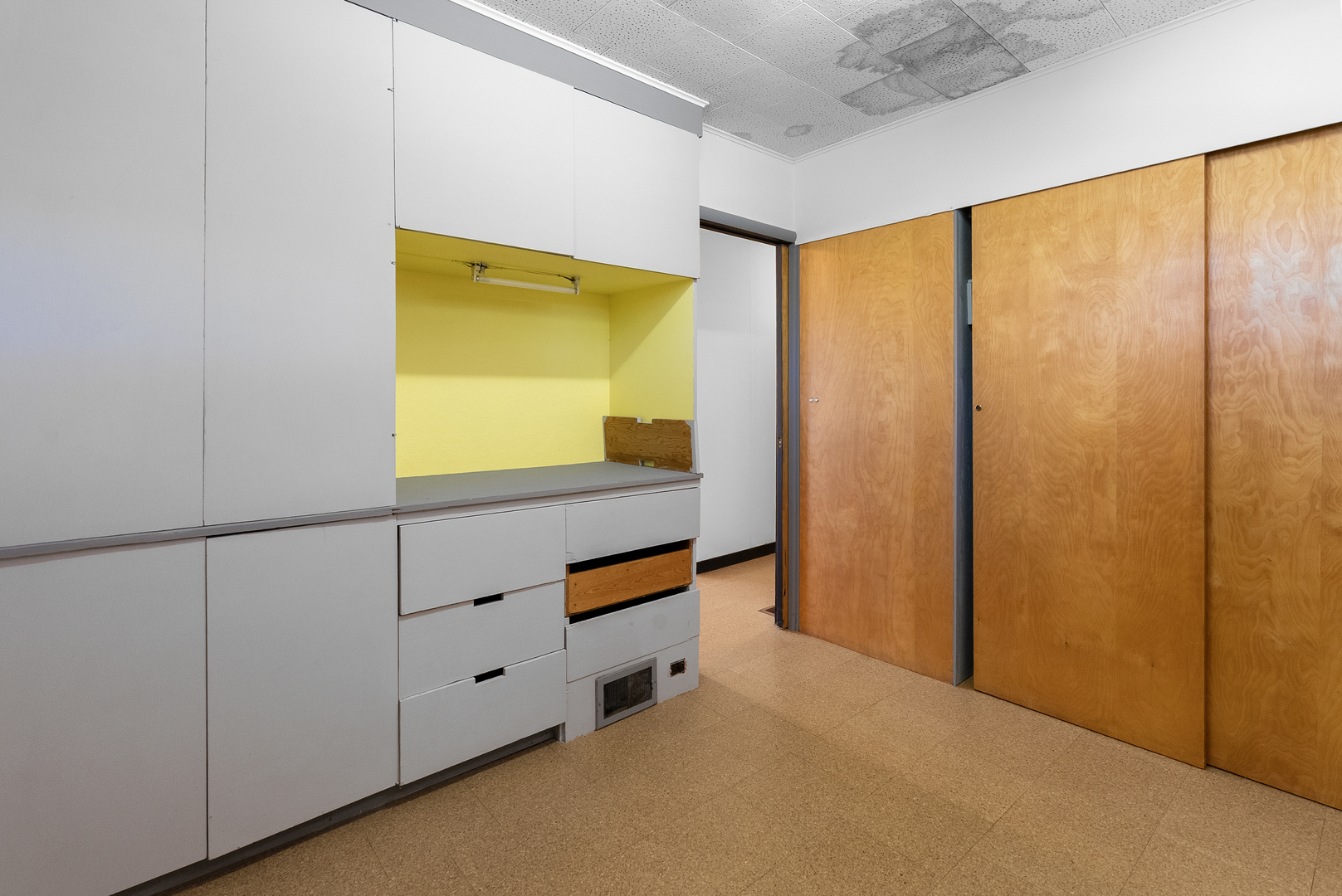 706 North 4th Street Ashton, IL 61006 - Photo 19 of 39 a view of an empty room with window