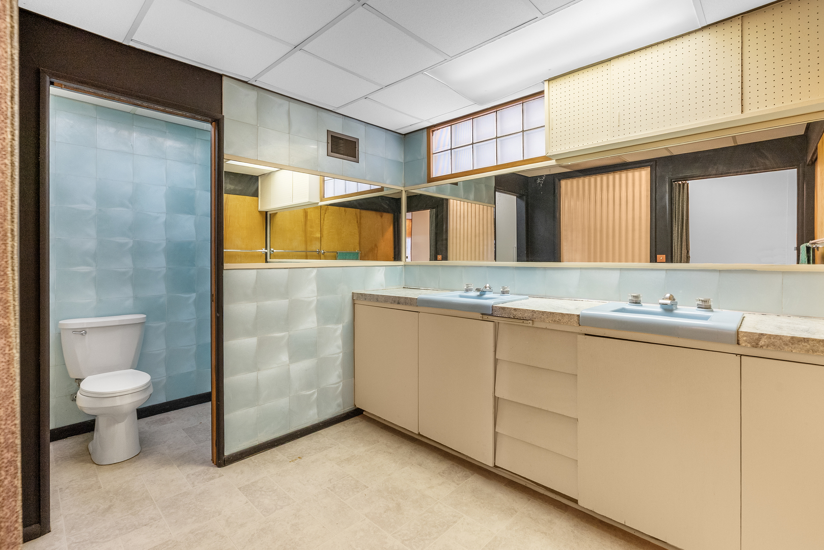 706 North 4th Street Ashton, IL 61006 - Photo 20 of 39 a bathroom with a granite countertop sink and a mirror