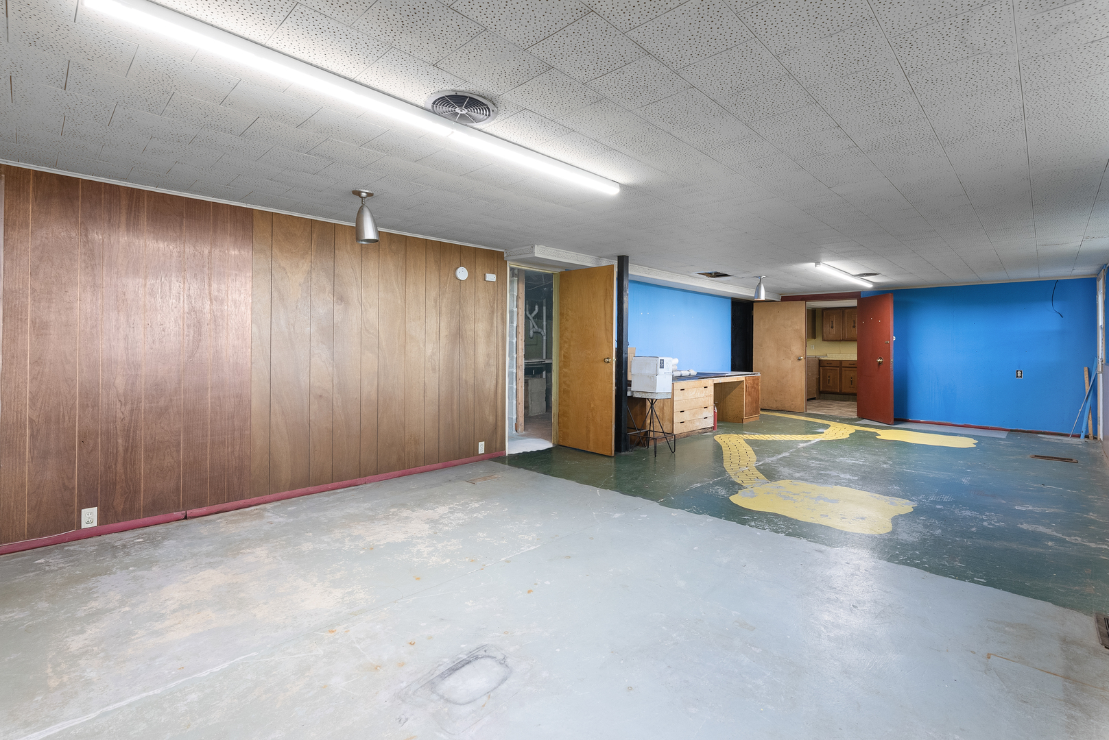 706 North 4th Street Ashton, IL 61006 - Photo 28 of 39 a view of an empty room with a window