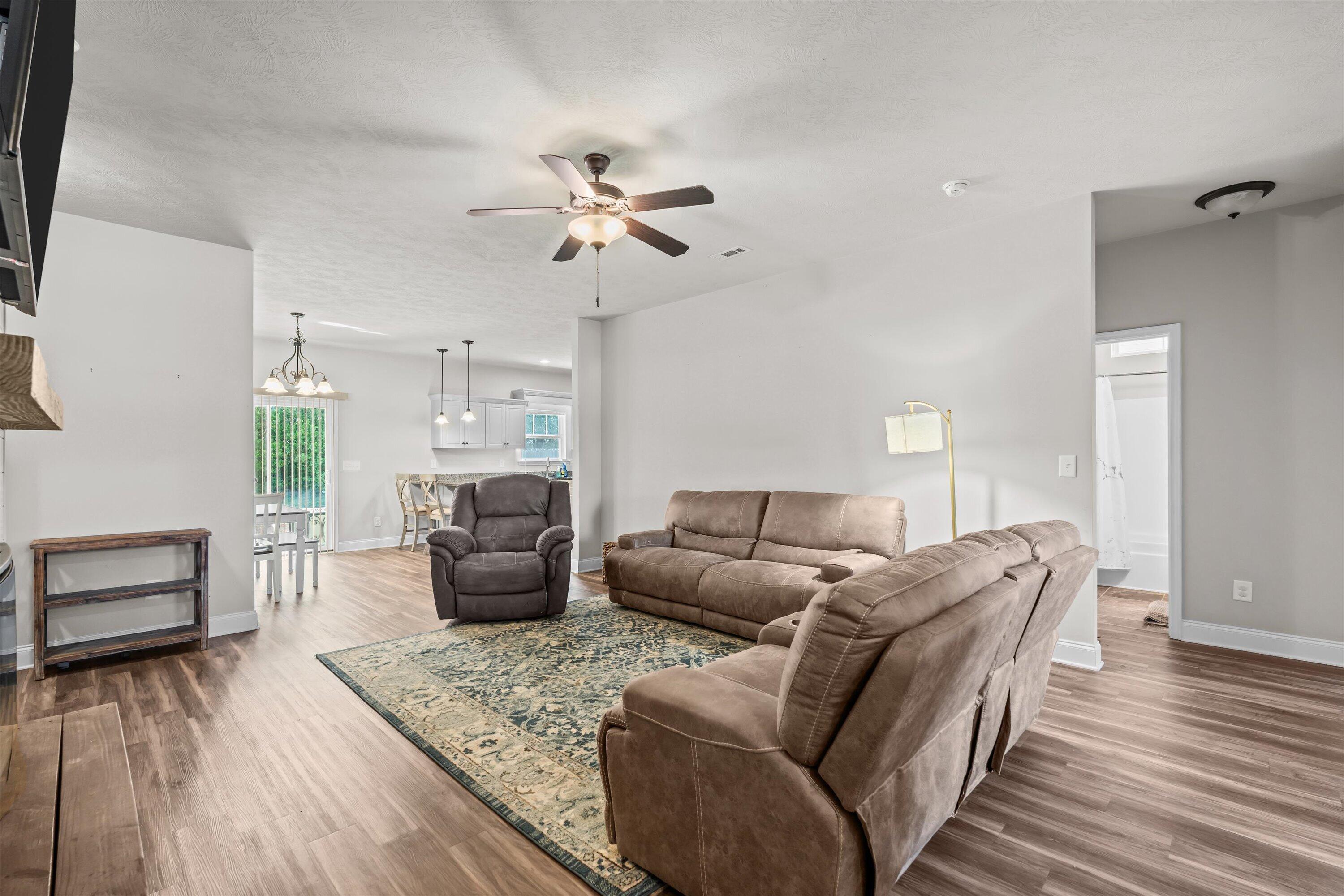 148 Copperfield Drive Trenton, SC 29847 - Photo 6 of 30 Living room