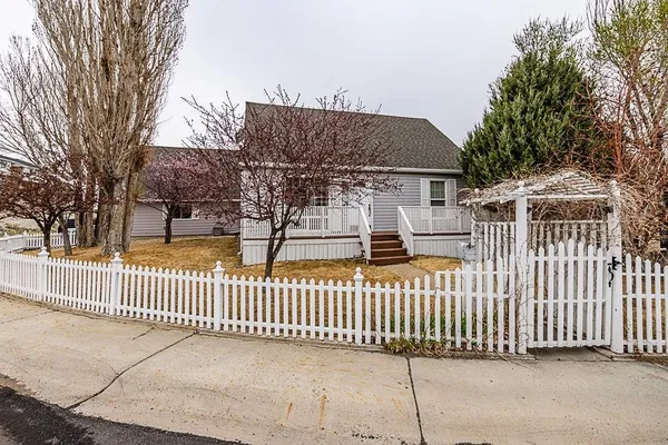 $354,900 | 1915 South Carolina Drive, Green River, WY 82935