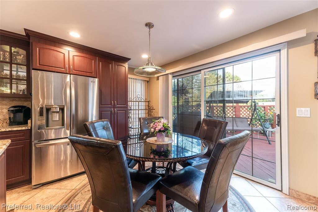 31170 Country Ridge Circle Farmington Hills, MI 48331 - Photo 19 of 56