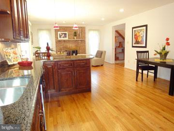 6871 Chelsea Road McLean, VA 22101 - Photo 13 of 25 Kitchen