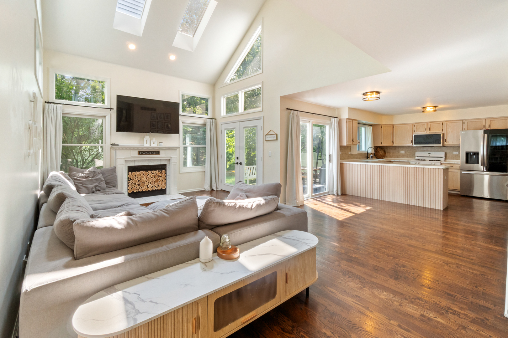 189 Hampton Street Cary, IL 60013 - Photo 6 of 39 Gallery Image 6