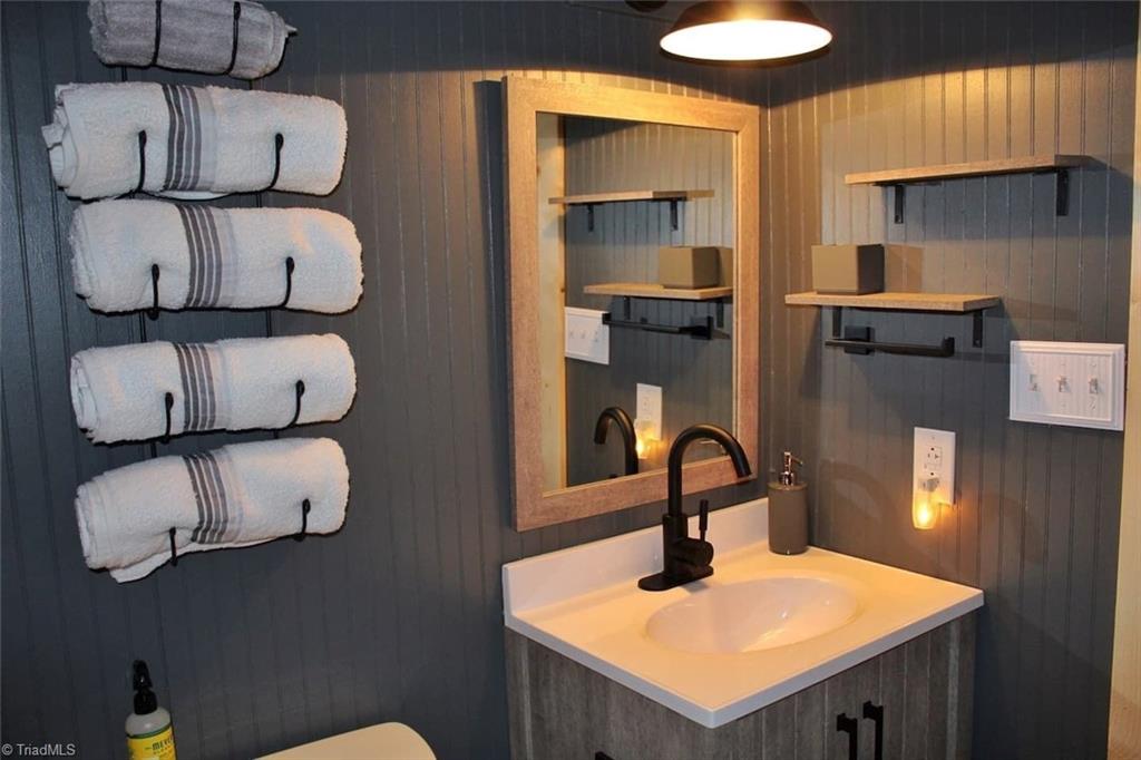 870 Layell Road Elkin, NC 28621 - Photo 14 of 19