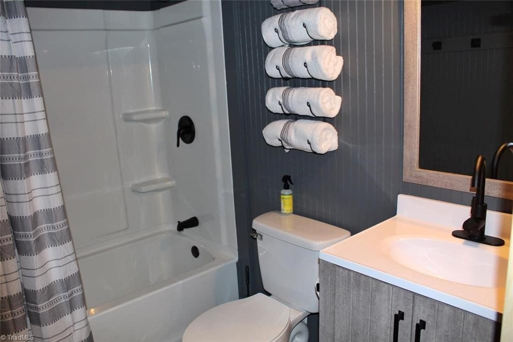 870 Layell Road Elkin, NC 28621 - Photo 15 of 19