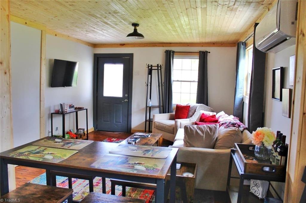 870 Layell Road Elkin, NC 28621 - Photo 5 of 19