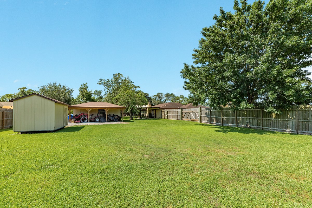 1412 Buchta Road Angleton, TX 77515 - Photo 17 of 48