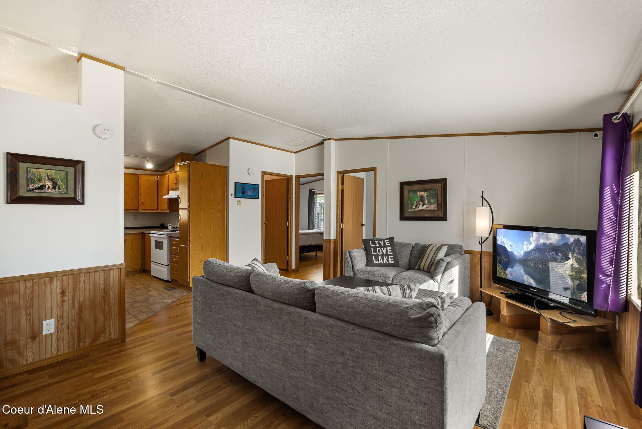 302 Mill Road Dover, ID 83825 - Photo 6 of 35 Living Room