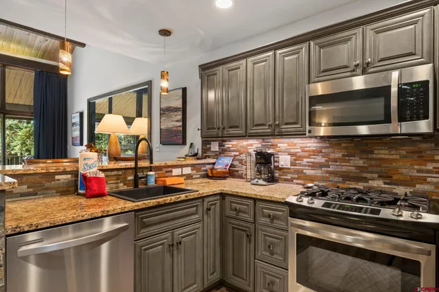 $629,000 | 73 Tamarron Drive, Unit 822, Durango, CO 81301