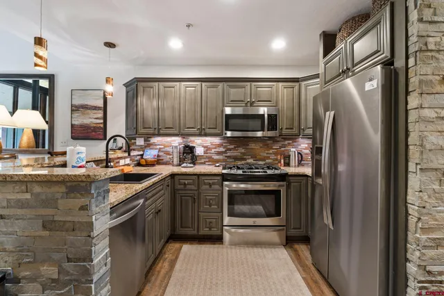 $629,000 | 73 Tamarron Drive, Unit 822, Durango, CO 81301