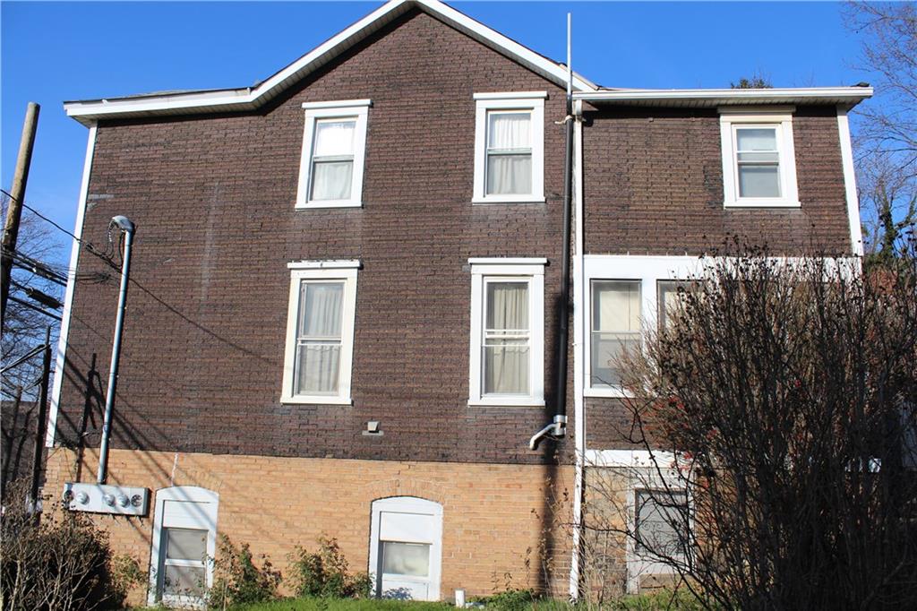 1886 Smith Township State Road Slovan, PA 15078 - Photo 2 of 24 Gallery Image 2