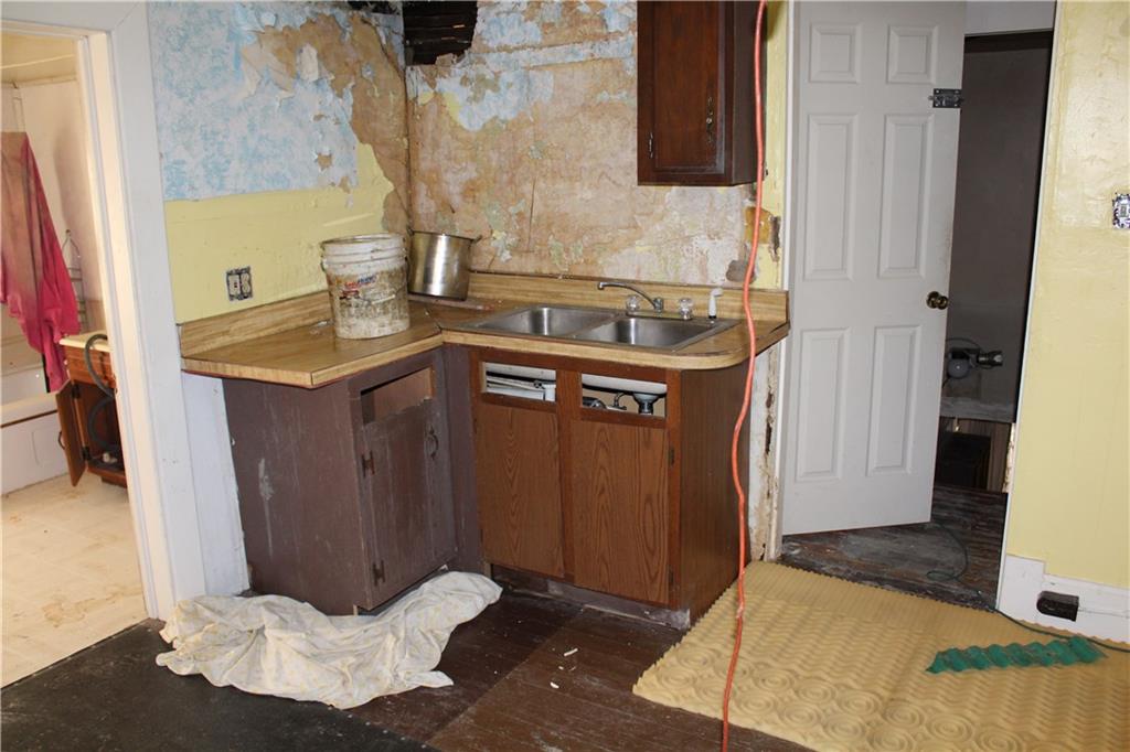 1886 Smith Township State Road Slovan, PA 15078 - Photo 17 of 24 Gallery Image 17