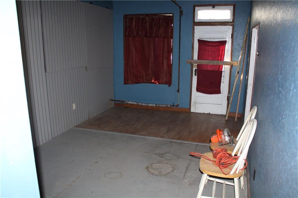 1886 Smith Township State Road Slovan, PA 15078 - Photo 6 of 24 Gallery Image 6
