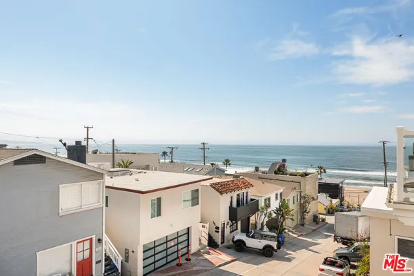 $5,750 | 205 44th Street, Unit A, Manhattan Beach, CA 90266