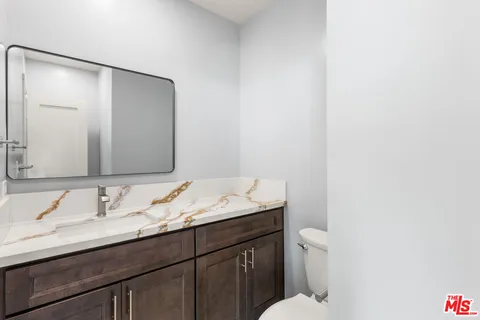 $5,750 | 205 44th Street, Unit A, Manhattan Beach, CA 90266