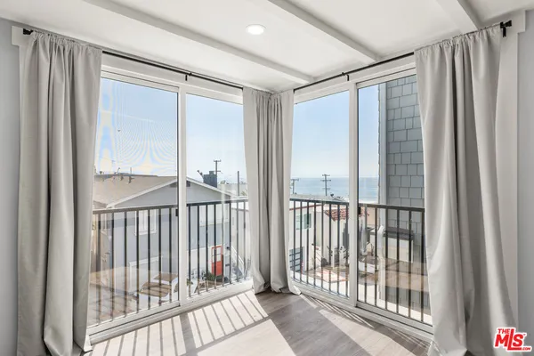 $5,750 | 205 44th Street, Unit A, Manhattan Beach, CA 90266