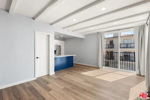 $5,750 | 205 44th Street, Unit A, Manhattan Beach, CA 90266