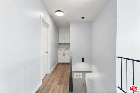 $5,750 | 205 44th Street, Unit A, Manhattan Beach, CA 90266