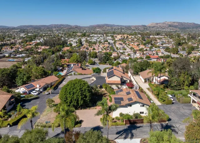 $1,000,000 | 1322 Loma De Paz, Escondido, CA 92027