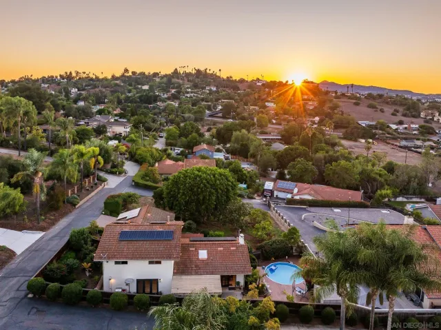 $1,000,000 | 1322 Loma De Paz, Escondido, CA 92027
