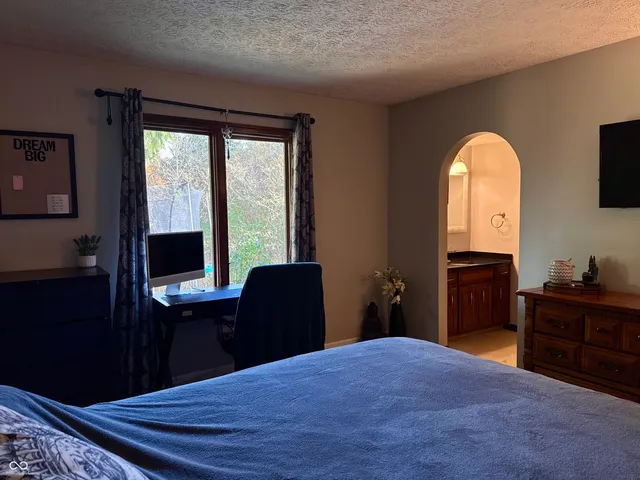 $335,000 | 263 Queensway Drive, Avon, IN 46123