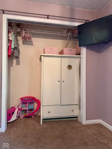 $340,000 | 263 Queensway Drive, Avon, IN 46123