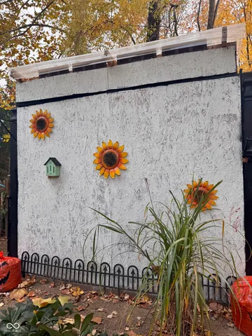 $340,000 | 263 Queensway Drive, Avon, IN 46123