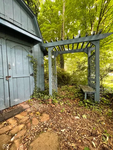 $335,000 | 263 Queensway Drive, Avon, IN 46123