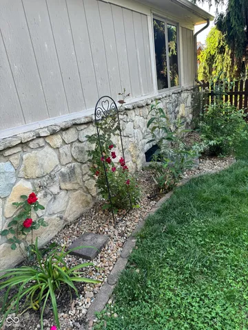 $335,000 | 263 Queensway Drive, Avon, IN 46123