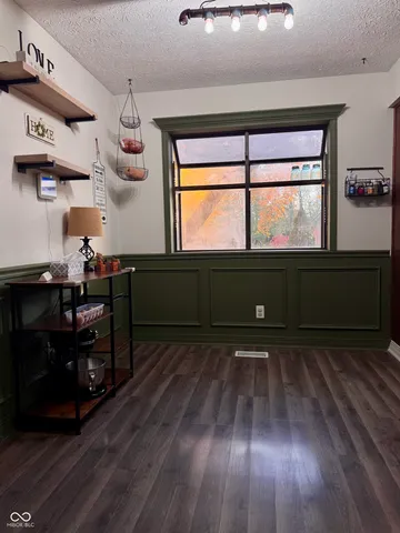 $340,000 | 263 Queensway Drive, Avon, IN 46123