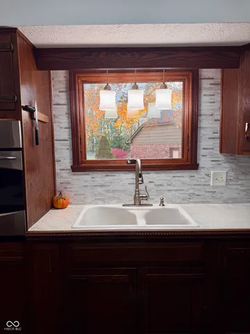 $340,000 | 263 Queensway Drive, Avon, IN 46123