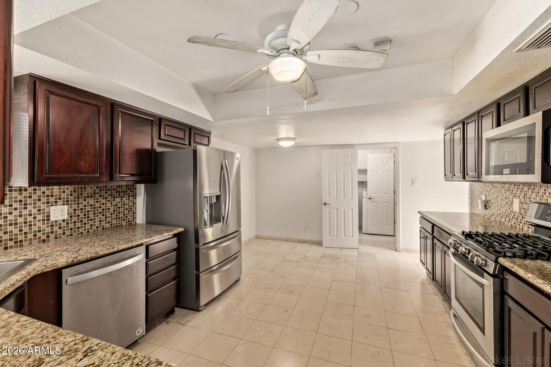 8625 East Osborn Road Scottsdale, AZ 85251 - Photo 17 of 42 Kitchen