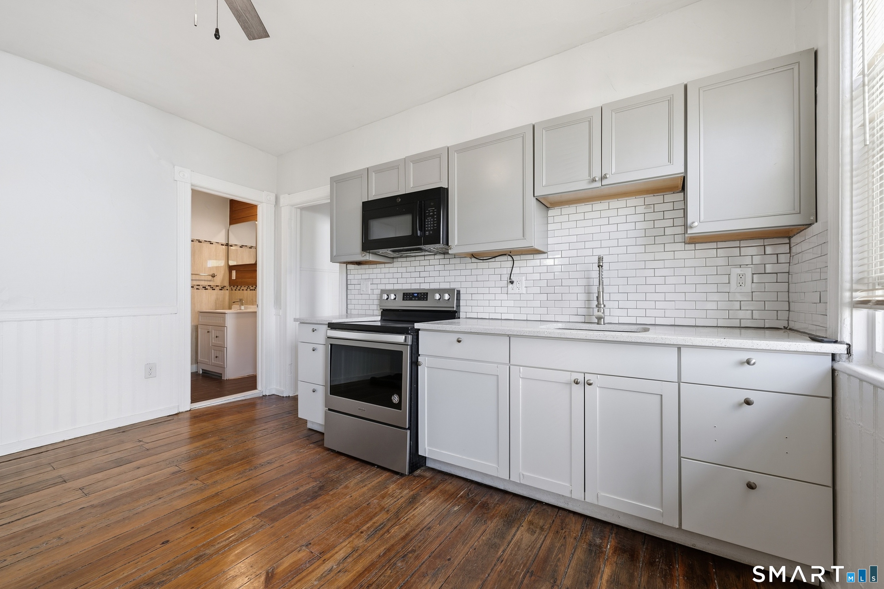 394 Gregory Street, Unit 4 Bridgeport, CT 06604 - Photo 14 of 16 Gallery Image 14