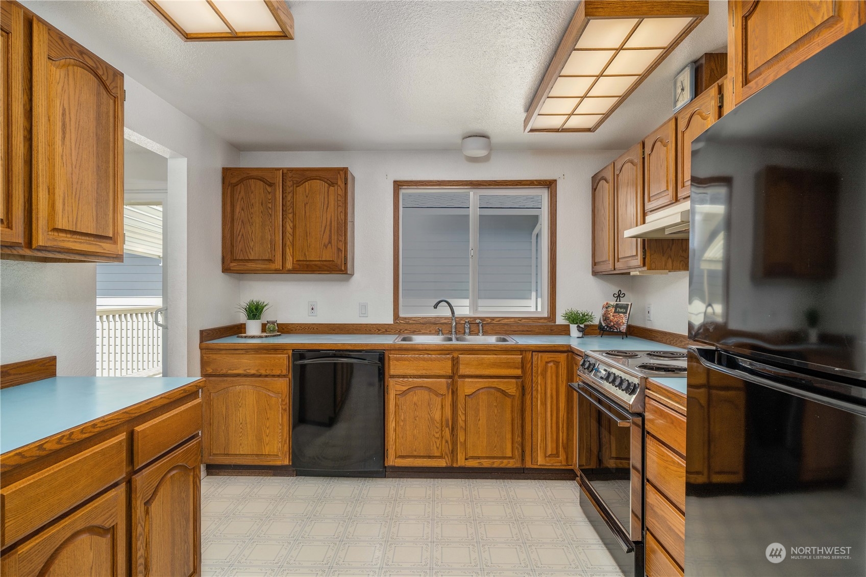 13505 166th Avenue Southeast Renton, WA 98059 - Photo 15 of 40 Gallery Image 15