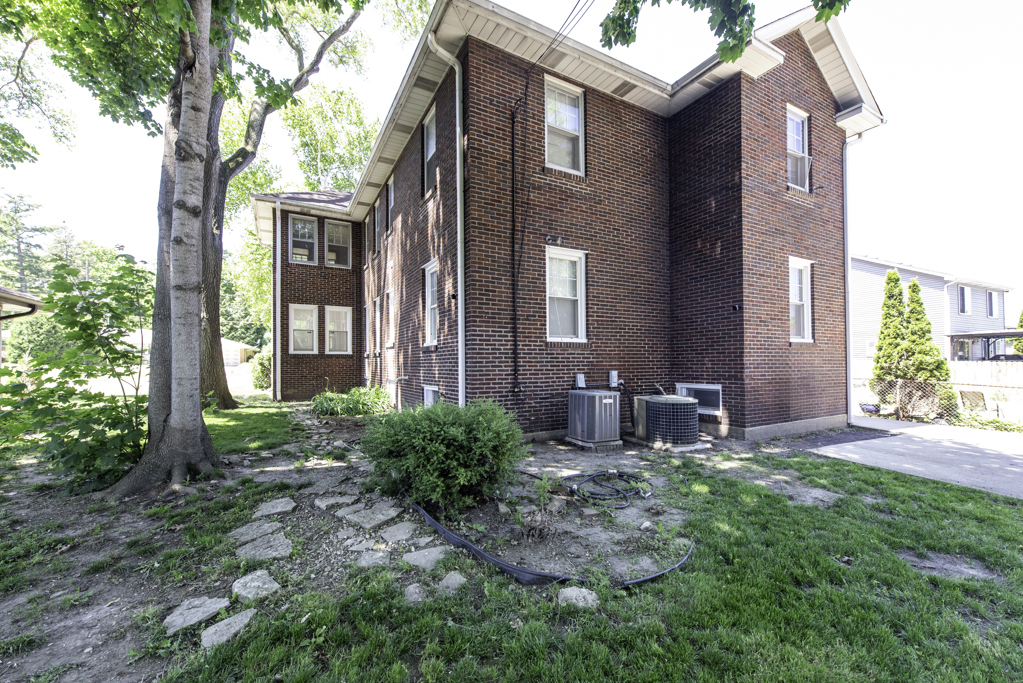 1609 North Sheridan Road Waukegan, IL 60085 - Photo 5 of 29
