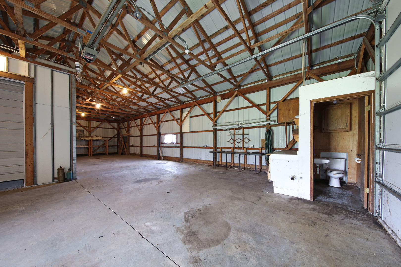 23525 Widows Road Wilmington, IL 60481 - Photo 11 of 17 a view of a garage