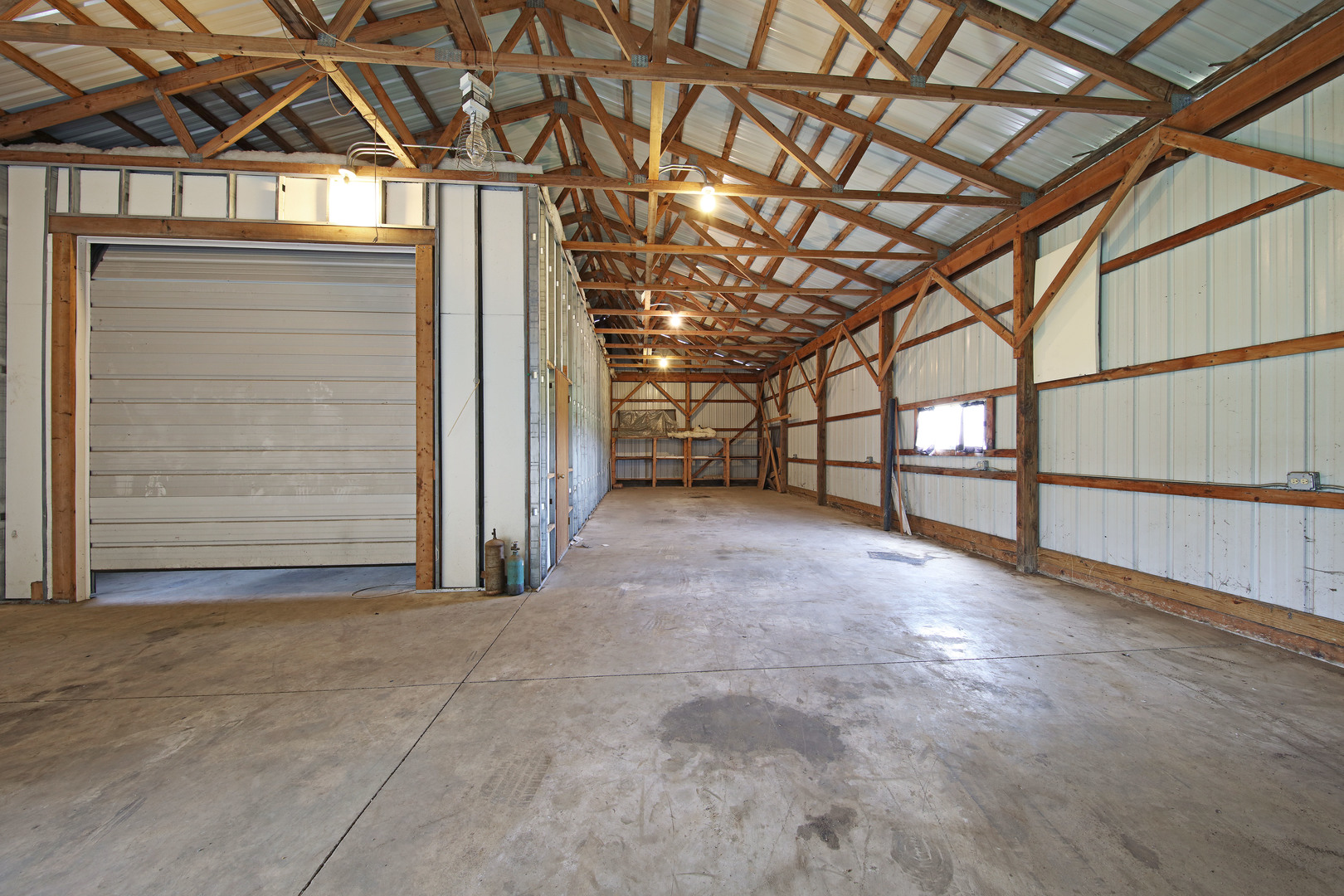 23525 Widows Road Wilmington, IL 60481 - Photo 13 of 17 a view of empty room with windows