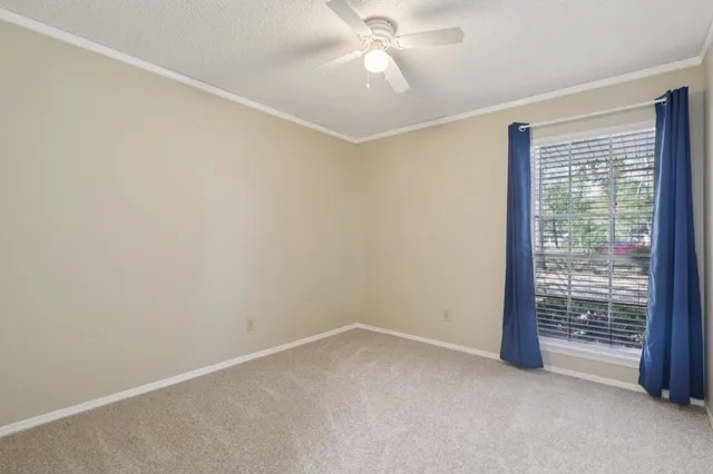 $250,000 | 1628 Oakridge Drive, Dickinson, TX 77539