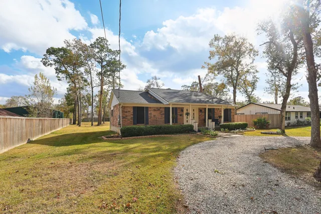 $250,000 | 1628 Oakridge Drive, Dickinson, TX 77539