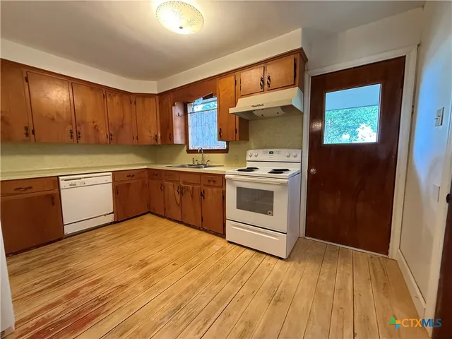 $199,900 | 601 South 9th Street, Seadrift, TX 77983