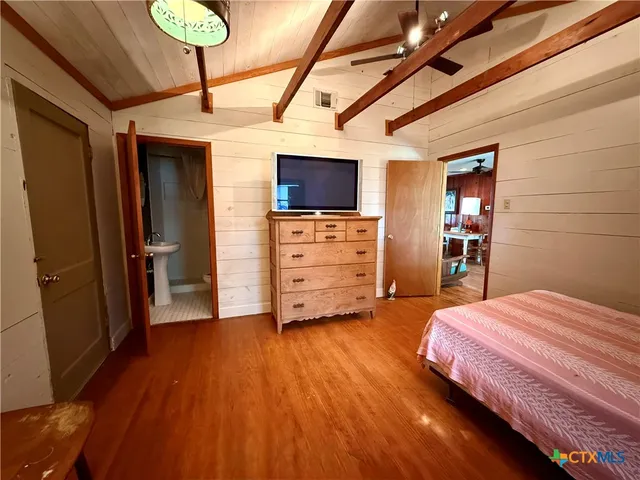 $199,900 | 601 South 9th Street, Seadrift, TX 77983