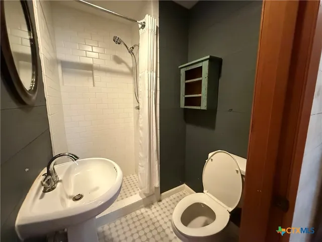 $199,900 | 601 South 9th Street, Seadrift, TX 77983